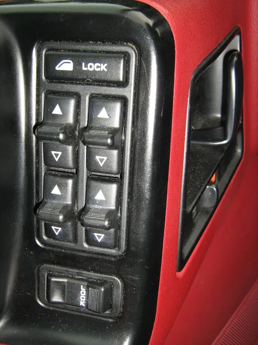 1993 Jeep Grand Cherokee Laredo - Blackberry with Crimson interior 13